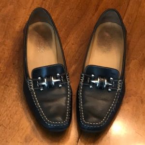 Geox black smooth leather loafer size 8.5